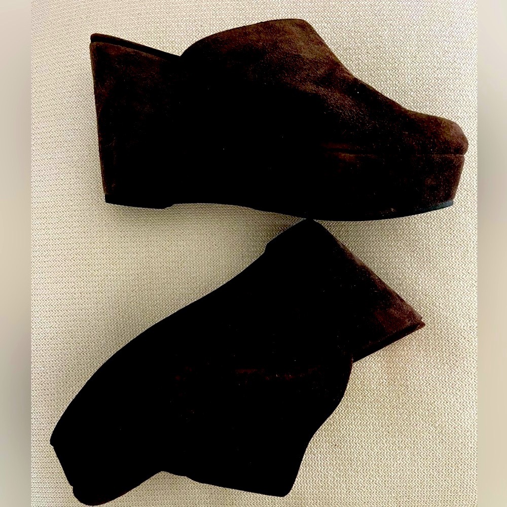 Brown suede 🤎 PARIS